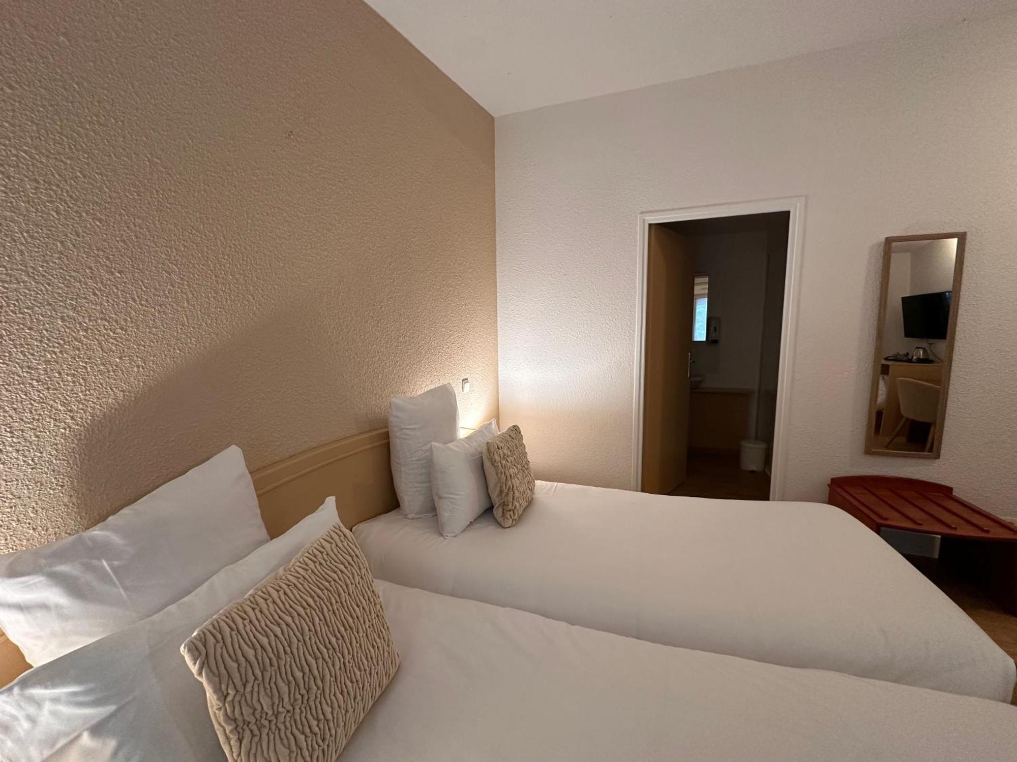 Hotel - Domaine De La Blanchardiere - Le Mans Changé Zewnętrze zdjęcie