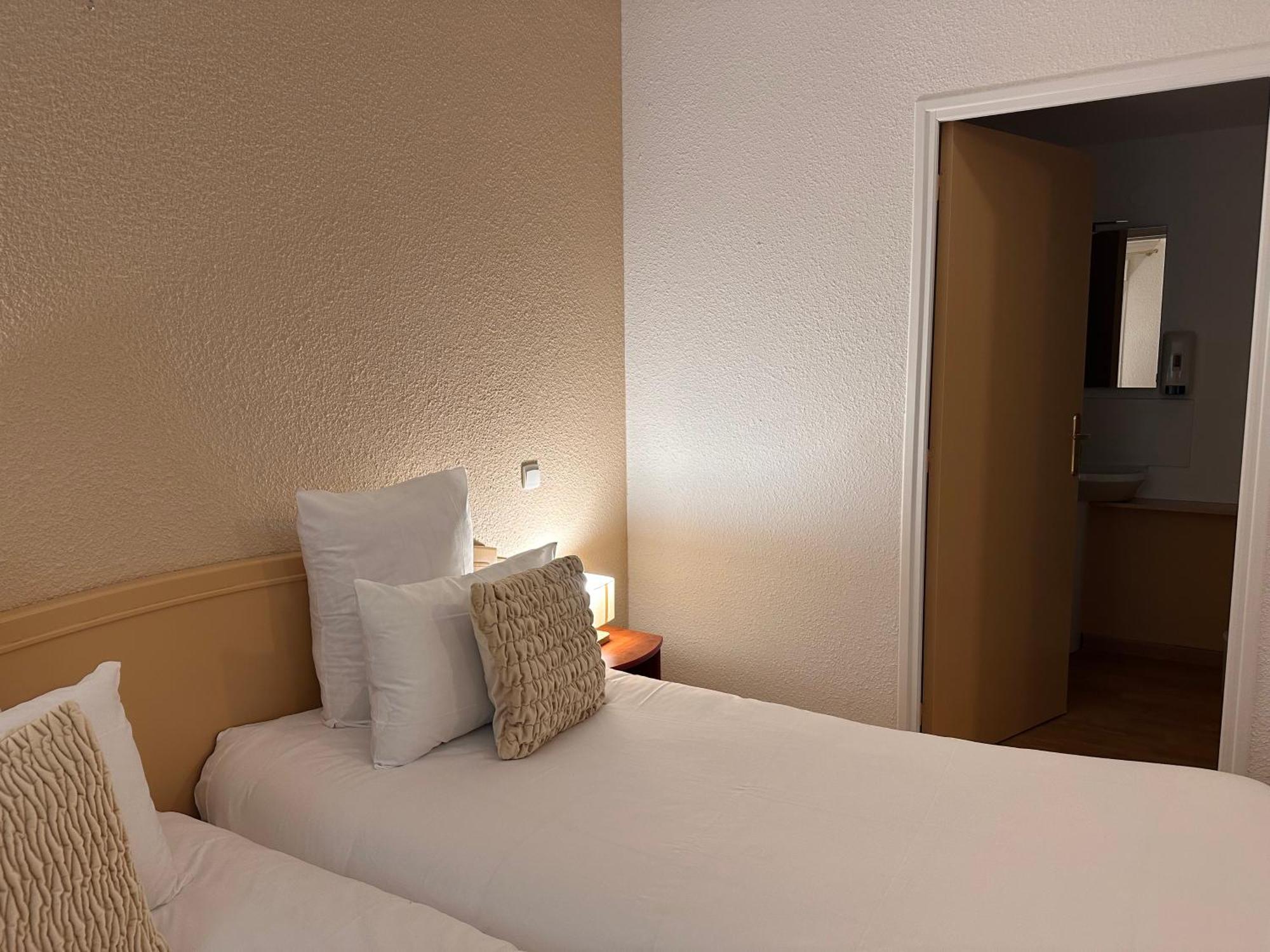 Hotel - Domaine De La Blanchardiere - Le Mans Changé Zewnętrze zdjęcie
